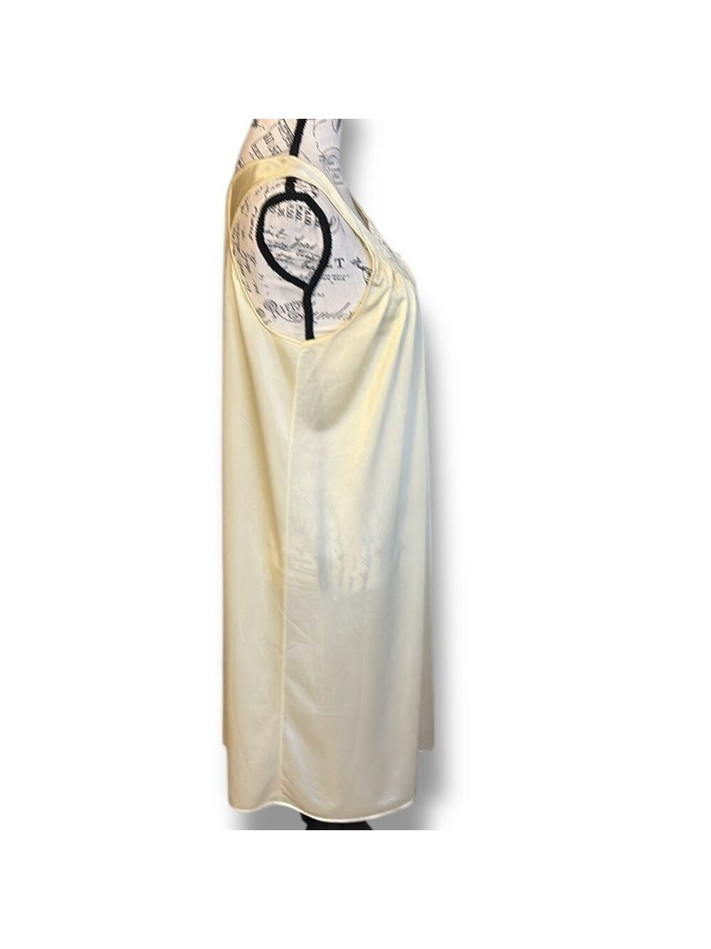 Vintage Lorraine Women's Nightgown Lace Pale Yellow Size M - Picture 3 of 6